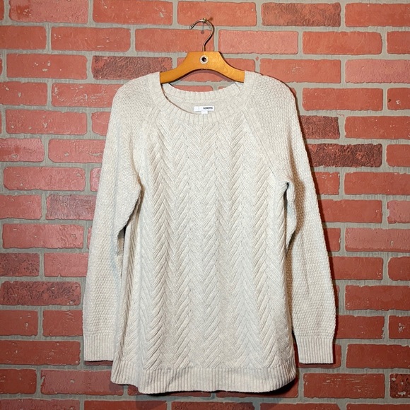 Super Soft Cream Chevron Knit Crewneck Sweater